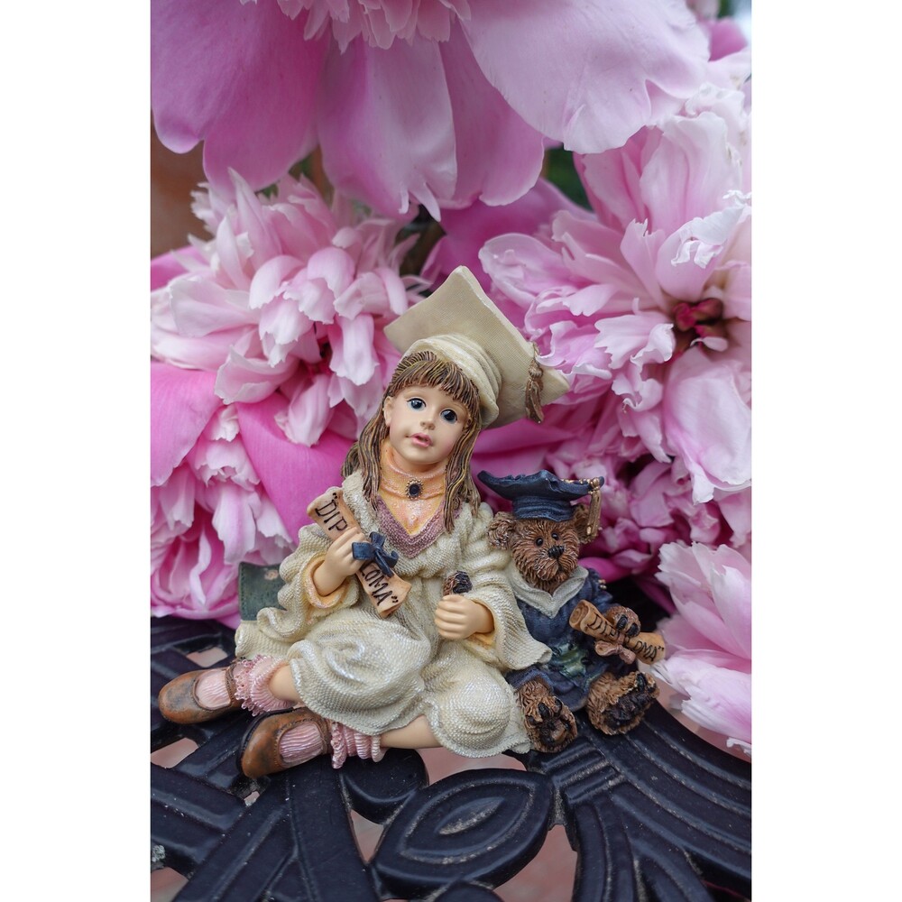 Yesterdays Child - Lisa with Plato ... Graduation Day 1E/ 532